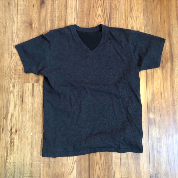 Other - 😍😍Grey V-Neck T-Shirt